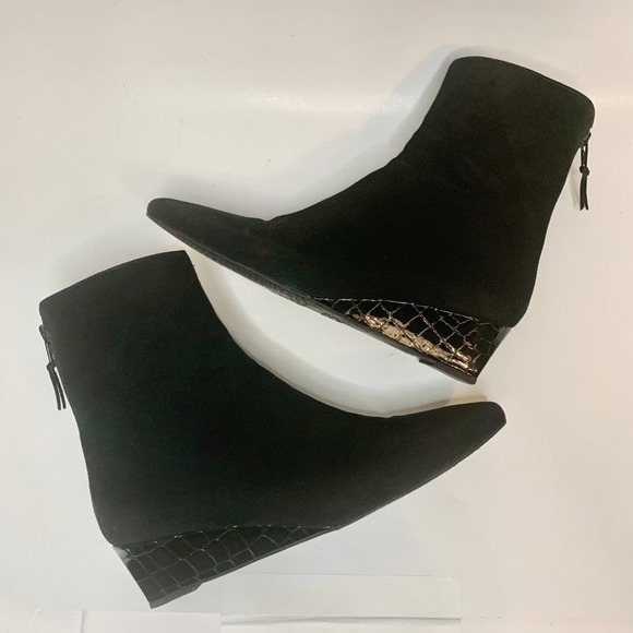 Stuart Weitzman Sued Leather Ankle Booties - Picture 2 of 16